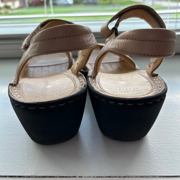Clarks Un Dory Light Tan Leather wedge sandal - Picture 3 of 7